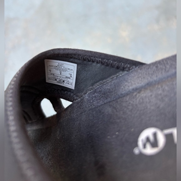 Merrell Men's Black Flip-Flops - Picture 5 of 5